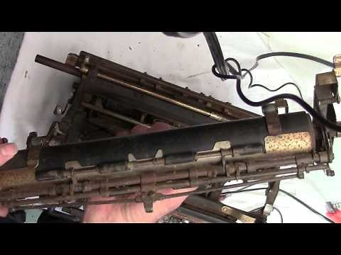 Typewriter tear down and rebuild Underwood typewriter,