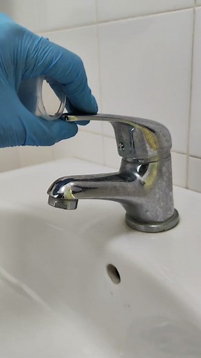 TAP WATER UNDER A MICROSCOPE