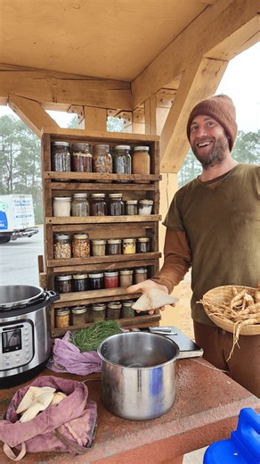 Cooking a 100% foraged meal at a rest stop on the road to Florida! Join me on my Florida Speaking & Foraging Tour! 1/30-2/1 - Foraging School Central Florida 2/3 - Gainesville (Plant Walk) 2/5 - Gainesville (Talk) 2/7 - Orlando (Talk) 2/8 - Orlando (Plant Walk) 2/10 - St. Pete (Talk) 2/11 - St. Pete (Plant Walk & Talk) 2/12 - Tampa (Plant Walk) 2/13 - Sarasota (Talk) 2/14 - Naples (Talk) 2/15 - FORAGING SCHOOL Southwest Florida 2/17 - Miami (Talk) 2/18 - Miami (Plant Walk) 2/21 - Melbourne (Plan
