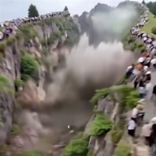 The stone observation deck collapses right during the earthquake - people are in a panic, no one exp .... Read full story in comment | Pagla Bas Kar , Rulayega Kya ?