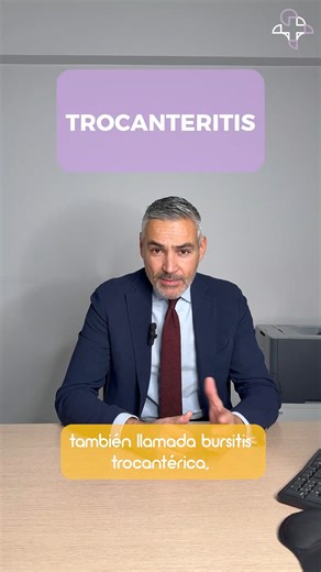 🦵 ¿Sabes qué es la trocanteritis? También conocida como bursitis trocantérica, es la inflamación de una bolsa que protege los tendones y evita la fricción con el hueso en la cadera. Suele provocar dolor en la parte lateral de la cadera, especialmente al caminar, subir escaleras o dormir de lado. En la mayoría de los casos mejora con fisioterapia, antiinflamatorios y estiramientos. En situaciones más persistentes, pueden valorarse tratamientos como infiltraciones específicas. 👉 No ignores tus s