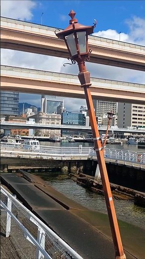 神戸港メリケンパーク旧岸壁 阪神淡路大震災遺構 1995年
