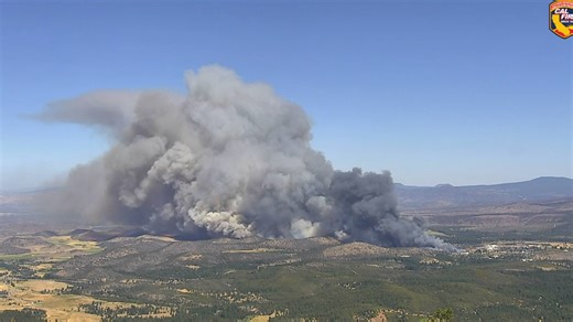 2 killed in Mill Fire near Weed, hundreds of homes damaged