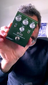 A quick look at the ZIO Analog Bass Preamp DI's headphone out. Here is an A/B test between the ZIO’s headphone output and an unprocessed recording of an Ashdown amplifier. We also threw in a few bonus seconds where we mix together the direct ZIO signal and the amplifier - it sounds pretty sweeeet! #sourceaudio #basspreamp #ziobasspreamp #bassplayer | Source Audio
