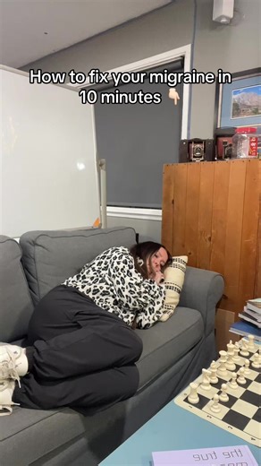 Natural Migraine Relief in Minutes If you’re done struggling with pounding headaches, hormonal migraines, or wine-night hangovers… this essential-oil migraine roller is your new best friend. Made with clean, soothing botanicals, it helps calm tension, relax overworked muscles, and melt away that pressure behind your eyes—fast. Perfect for busy moms, postpartum headaches, stress migraines, and screen-time overload. Roll it on your temples, neck, and behind your ears for instant comfort. Natural. 