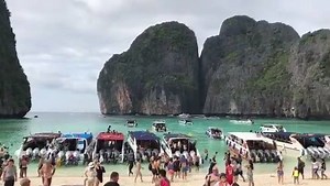 Postcard from Maya Bay Beach (Maya Bay, Ko Phi Phi Don, Krabi Province, Thailand)! | VirtTravel English