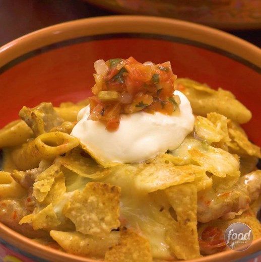 7.6M views · 11K reactions | Creamy pasta meets sizzling chicken fajitas in this magical one-pan meal! ✨✨ | Food Network | Facebook