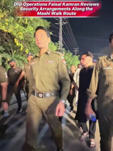 🛡️ محرم الحرام کے دوران امن و امان کا قیام ہماری اولین ترجیح ہے۔ ڈی آئی جی آپریشنز لاہور، فیصل کامران نے مشی واک روٹ پر سکیورٹی انتظامات کا تفصیلی جائزہ لیا۔ لاہور پولیس مکمل طور پر الرٹ ہے، حساس روٹس پر مانیٹرنگ بڑھا دی گئی ہے اور ایس ایچ اوز کو مجالس اور جلوسوں کے منتظمین سے رابطے میں رہنے کی ہدایت کی گئی ہے۔ امن و امان میں خلل ڈالنے والوں کے خلاف زیرو ٹالرنس پالیسی پر عمل کیا جائے گا۔ #لاہورپولیس #lahore #lahorepolice #digoperations #punjabpolice #foryou #fyp #foryoupage #fyppppppppppppppppp