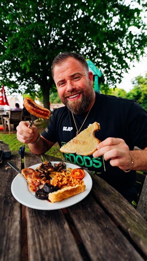 The best “hidden gem” cafe we’ve ever been too! Tucked away on a Warwickshire canal, Hatton Locks is absolutely sublime. British, countryside brilliance. @crown_bezel thank you for tip off 💛 If you know any other belters - jump onto @the_munchmap and let us know! #FoodReviewClub #FoodReviews #FoodCritic | Food Review Club