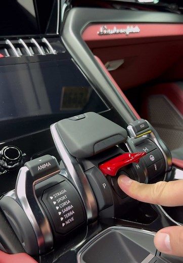 This 2025 Lamborghini Urus S is now protected with XPEL Ultimate Plus Paint Protection Film XPEL Fusion Plus Ceramic Coating and XPEL PRIME XR Plus Window Films (70% VLT Windshield and Front Windows; 5% VLT 2nd Row and Full Rear) Clearplex Windshield Protection Film🦾🩶 ✅ DM us now for inquiries! At Drakespec, PEACE OF MIND is our business. Main Services: - XPEL Paint Protection Film - XPEL Window Film - XPEL Fusion Plus Ceramic Coating - Concierge Vehicle Customization 📍Come visit us at the Le