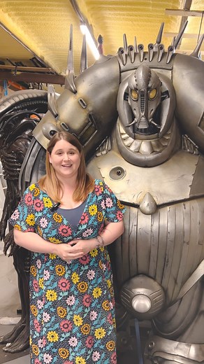 Propstore on Instagram: "🎬✨ Do you have a showstopper in your collection? Propstore have 3 of the biggest original film and TV entertainment memorabilia auctions in the world every year. So, if you have an original prop, costume or production-related item that you'd like to see be a highlight piece in our next auction, or just want to find your what your collection is worth, reach out to the Propstore team today for a no-obligation valuation and let us use our 25 years of experience to help sel