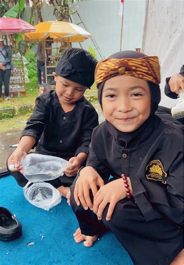 Suara Sinden dan Kecapi yang bikin Teringat Masa Zaman Dulu..