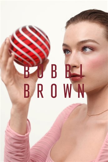 Limited Edition! Bobbi Brown Holiday 2025 Collection🌟คอลเล็คชั่นสุดพิเศษลิมิเต็ดไม่ซ้ำใคร! สำหรับเทศกาลส่งท้ายปี ช้อปก่อนใครที่เซ็นทรัล โรบินสัน และเซ็นทรัลออนไลน์🛍️ คลิก https://bobbibrown.b.link/Central_FB เชิญคุณสัมผัสมนตร์เสน่ห์ของเทศกาล ผ่านคอลเล็คชั่นลิมิเต็ดเอดิชั่น Wrapped in Wonder Holiday Collection ที่คัดสรรไอเท็มความงามสุดพิเศษมาอย่างพิถีพิถัน เพื่อให้การแต่งหน้าในช่วงเทศกาลเป็นเรื่องสนุก หรูหรา และใช้ในชีวิตประจำวันได้จริง 📌วางจำหน่ายก่อนใครที่ห้างสรรพสินค้าเครือเซ็นทรัล โรบินสัน