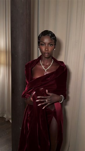 A N O K Y A I ♥️🫶🏿 Other worldly beauty! Makeuo By me for @Mugler Alien Hypersnese Fragrance launch in NYC!!! Egyptian born south sudanese desent beauty!!!! #anok #anokyai #mugler #model #southsudantiktokers🇸🇸 #makeup #makeupartist #alienehypersense