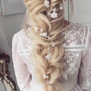 NEW video ❤️ What do you think? ☺️ In video used headpiece DARIA from floral collection 🌸 https://www.ulyanaaster.com/floral-collection | Ulyana Aster