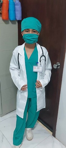 Doctor Costume Unboxing for Roleplay Activities