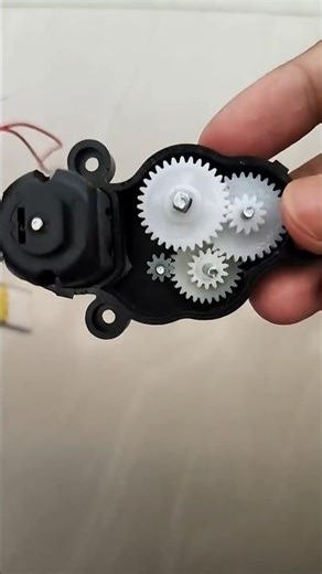 Mini Gearbox ! 🔧⚙️ Watch these tiny gears in action!"#shorts #gearbox #dcmotor