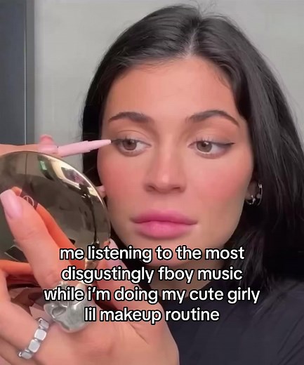 Makeup Routine Music Playlist for a Girly Look