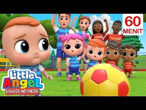 Main Sepakbola Cetak Gol! | Little Angel | Kartun Anak Anak | Moonbug Kids Indonesia