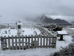 2.5 cm of snow falls on Taiwan's Yushan | Taiwan News | Dec. 20, 2025 12:58