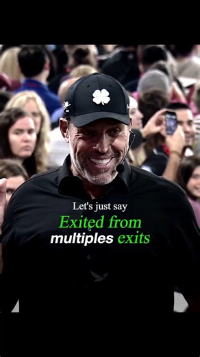 Watch an amazing life example from Tony Robbins #tonyrobbins #motivation #ytshorts