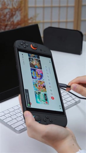 The all-powerful 15.6-inch portable screen can be connected to a Mac mini via a single cable. | Favpista