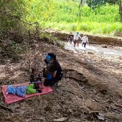 Full Video Mother and daughter help, disabled aunt gives birth 039 | Single Mom