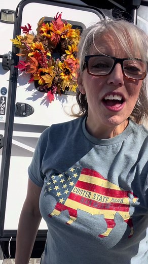 Boondocking in Quartzsite, Arizona! 🌵 Curious about RV life off the grid? We've mastered it! 💡 Learn how we power our lights, cook, shower, and watch TV in the desert. This we upgraded our solar setup. We have four Battle Born lithium batteries, a 3000W inverter,two Solar flex Panels totaling 340 watts up top,and a movable 200W Renogy solar panel for optimal sun exposure, for a total of 540 watts of solar power 🌞 No more rent, no more campground fees, because instead of paying campground fees