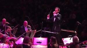 乐团演奏《Microsoft Windows 华尔兹》，全程欢声笑语