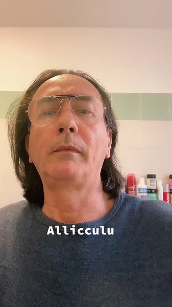 Hand Gestures Tutorial: Express Yourself Creatively