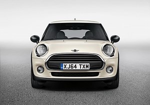 Nuova MINI One First 5 porte, a marzo arriva il nuovo motore