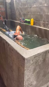 If there’s a pool there’s a way 🔥 When you fall in love with the sport you’ll forever find a way to swim and train for your goals ✨ Would you give this a try? 🥰 📸: @padreultraman • • • • • #swimming #swim #swimmer #swimmingpool #triathlon #pool #swimbikerun #triathlete #swimteam #swimmers #swimlife #swimcoach #swimsuit #swimmerslife #swimpractice #swimmemes #swimtraining #swimmeet #swimmerproblems #backstroke #freestyle #swimclub #swimmingmemes #breaststroke #butterfly #competitiveswimming #s