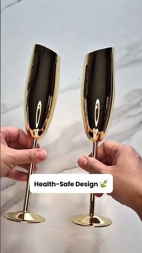 These 100% premium gold champagne flutes are unbreakable,