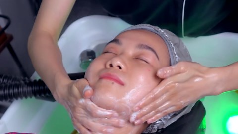 Pamper Yourself: The Most Luxurious Body Massage and Scalp Treatment for Deep Relaxation