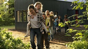 Herself (2020) - Трейлеры на русском языке - Фильм.ру