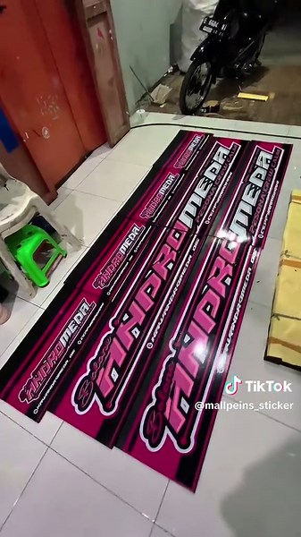 Andromeda Bus Style Stickers: Enhance Your Ride