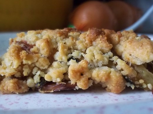 Crumble salé aux courgettes, chèvre et lardons