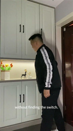Wireless Motion Sensor Under Cabinet Lighting | Easy Magnetic LED Closet Light by USKYLED #uskyled