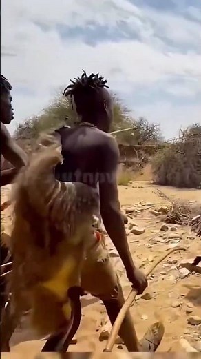 African Tribal Hunting 😱😱— A Wild Deer Calling Loudly and a Precise Arrow Shot😲😮