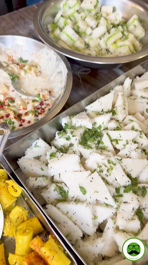 Best Gujarati Farsan in Rajkot#veggiepaaji #streetfood #viralreels #reelsindia #rajkot #gujarat | Veggie Paaji