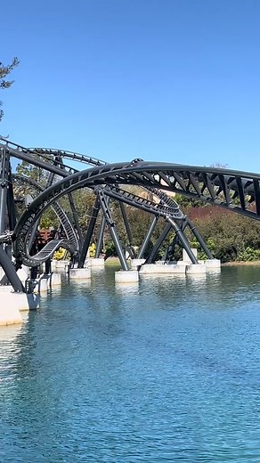 1.4M views · 8.6K reactions | That's like a snake  #rollercoasters #rollercoaster #amusementpark #fun #amusementparks #scary #rollercoastertiktok #thrillseeker #fyp #fypシ #foryoupage #viral #universal #islandofadventure | Theme Parks Fun | Facebook