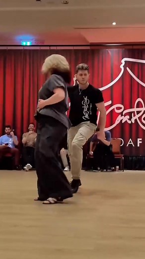 🌻🔥 Random beats, wild moves — vibin’ like nobody’s watchin’ 😘🕺🏽 #affinityswing #westcoastswing #wcswing #dancereels #dancersofinstagram #dancevideo #viral #fypシ #reelsviral #swingdance #danceconnects #randomdance #danceflow #musicvibes #vibing | affinityswing