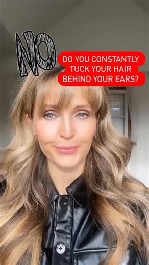 Mel~ 𝐻𝒶𝒾𝓇𝓈𝓉𝓎𝓁𝑒𝓈 & 𝑀𝒶𝓀𝑒𝓊𝓅 | Stop tucking your hair behind your ears all day! 🙅‍♀️ In this easy hair tutorial, I’ll show you a quick & stylish way to keep your hair out... | Instagram