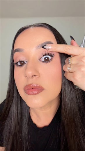 Say Goodbye to Visible Bands: DIY Lash Cluster Tutorial