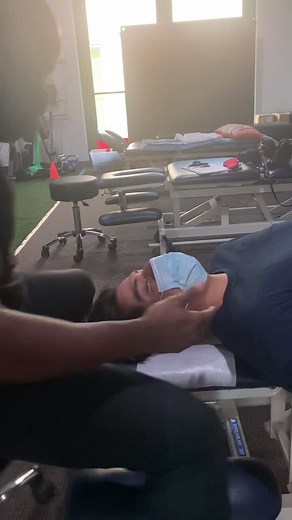 FIRST TIME BEING ADJUSTED PART 23 #doctorsnaps #learnontiktok #fyp #foryourpage #asmr #magic #chiropractor