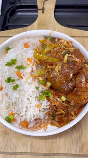 Be honest, how many times did you eat rice last week? Recipe coming later for those that are interested! #food #rice #foodtrends #naijafood #africanfoodyummy #foodie #cnnfood #onlyinnigeria #explorefood #africanfood #naijapot #recipes #foodviral | Grace Value