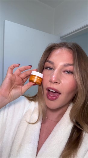 Catch me glowing in 2026 🍊🍌@Olehenriksen @sephora #oleglow #bananabrighteye #gifted #grwm #microinfluencer