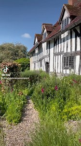 A perfect summer’s day at Mary Arden’s Farm! The childhood home of Shakespeare’s mother is an idyllic Tudor farm in the pretty village of Wilmcote near Stratford-upon-Avon. It’s not open to the public every day but you can book now for their special event days in August! (Find details on our website via the “What’s On” page - tap the link in our bio) #summer #familyfun #thingstodoinstratforduponavon #thingstodoinwarwickshire #familytime #farmlife #tudorfarm #shakespeare #maryardensfarm #shakespe