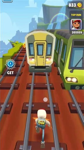 Crazy Train Dodging Subway Surfers 🚆 #subwaysurfers #train #gaming #challenge #trending