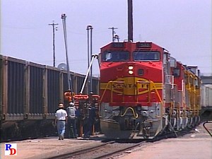 The Burlington Northern and the Santa Fe are seen in La Junta, Colorado. This is where the Santa Fe's Raton Route begins, and at the time this was filmed, through freight traffic was still happening on the line, especially when the "new" transcon was facing capacity issues. From the Machines of Iron show "Santa Fe Warbonnets through Raton Pass" https://rfd.video/WarbonnetsRaton | Railfan Depot